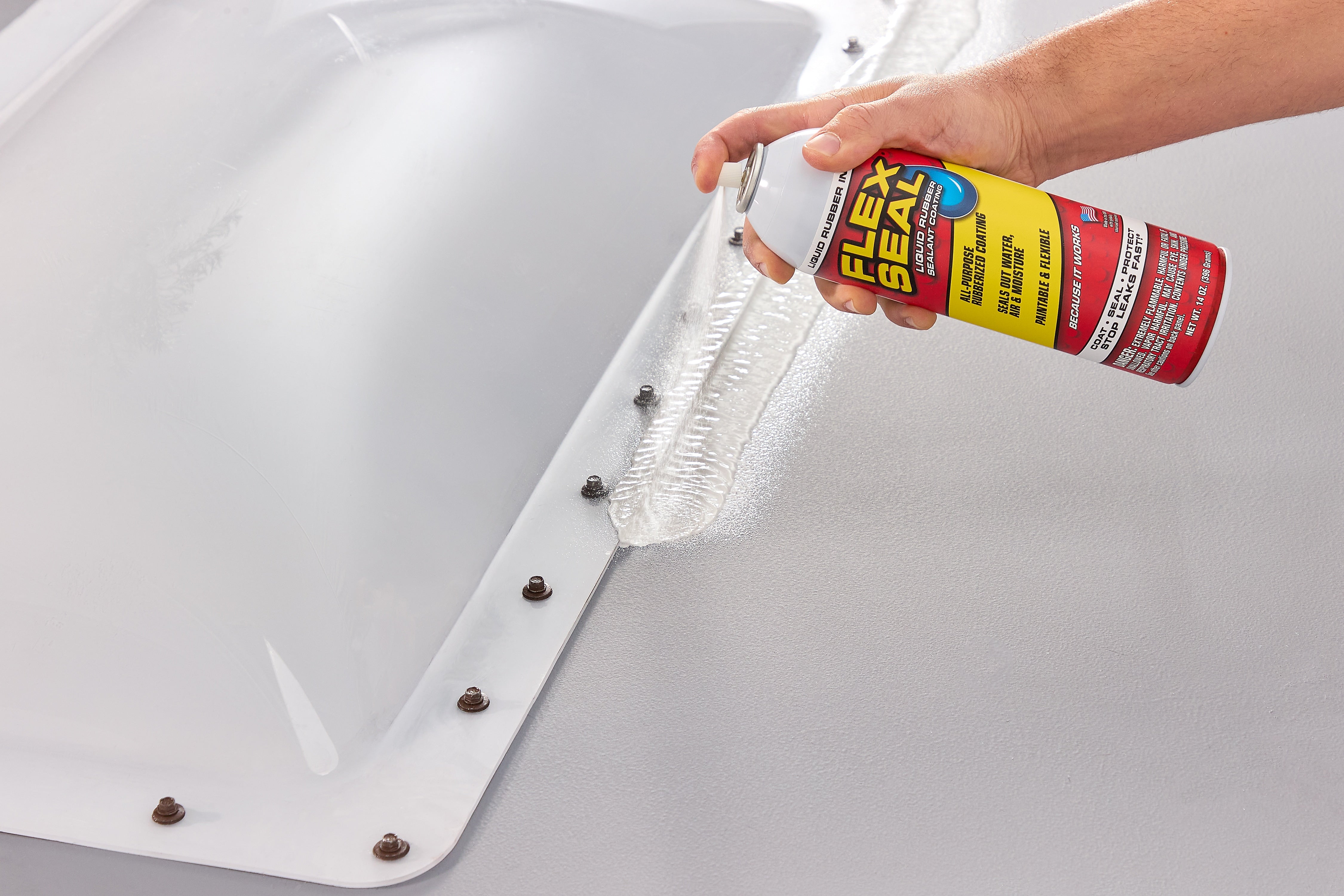 Flex Seal Aerosol Liquid Rubber Sealant, White, 14 oz., 6/Pack (FSWHTR20-4)