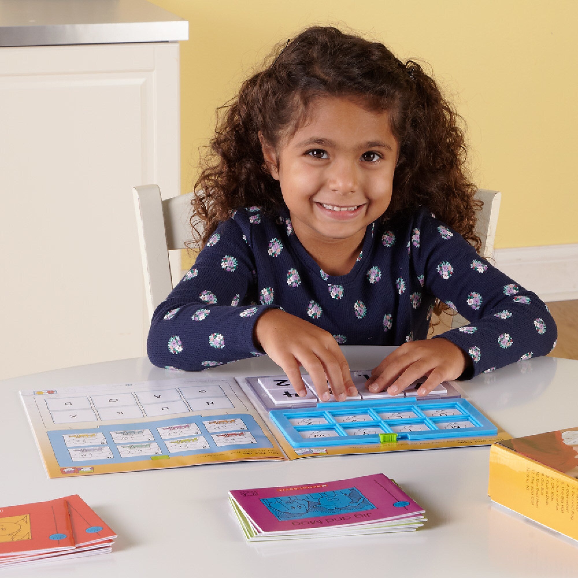 Hand2Mind Learn to Read With Bob Books and VersaTiles Advancing Beginners Set