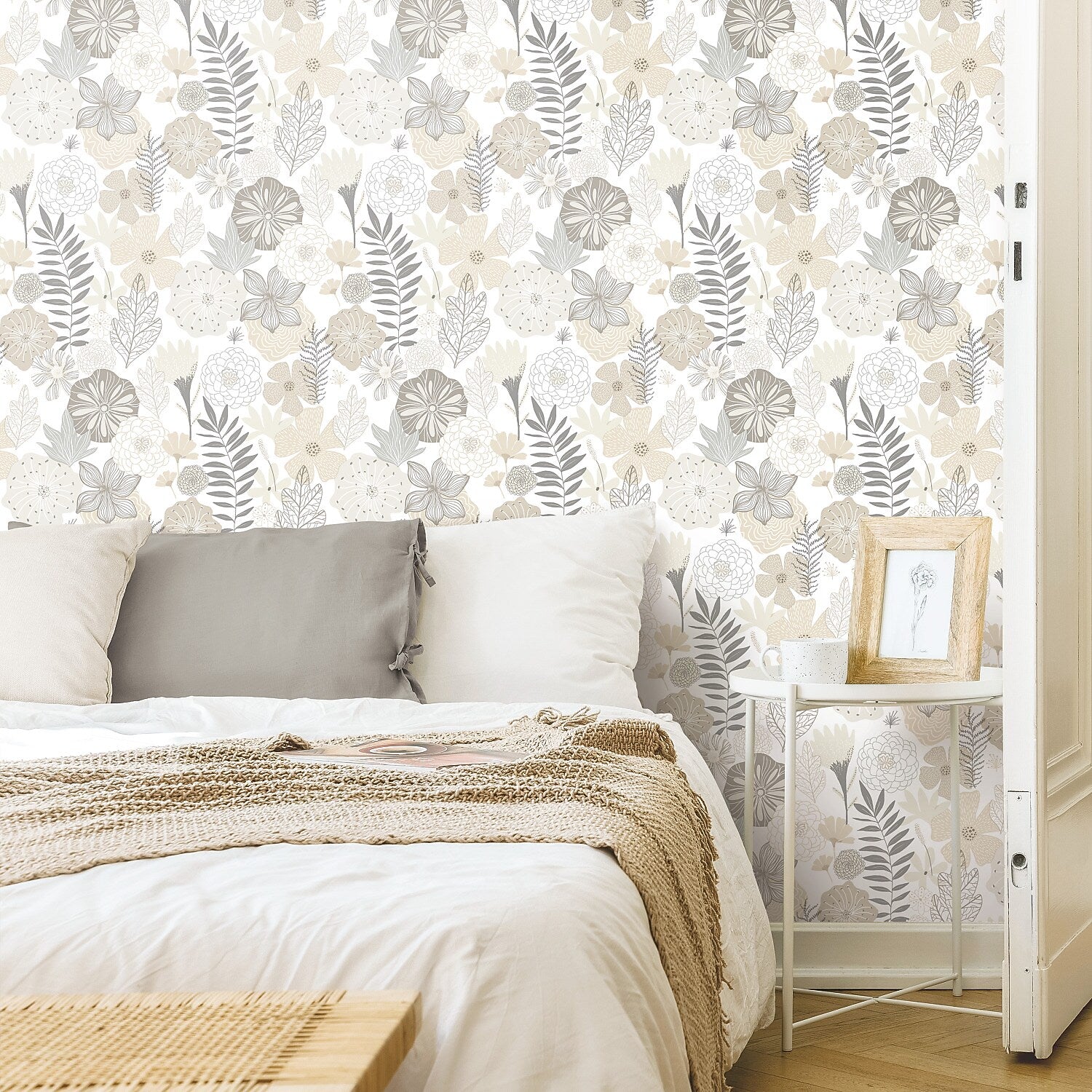 York Wallcoverings Perennial Blooms Peel and Stick Wallpaper (RMK11326WP)