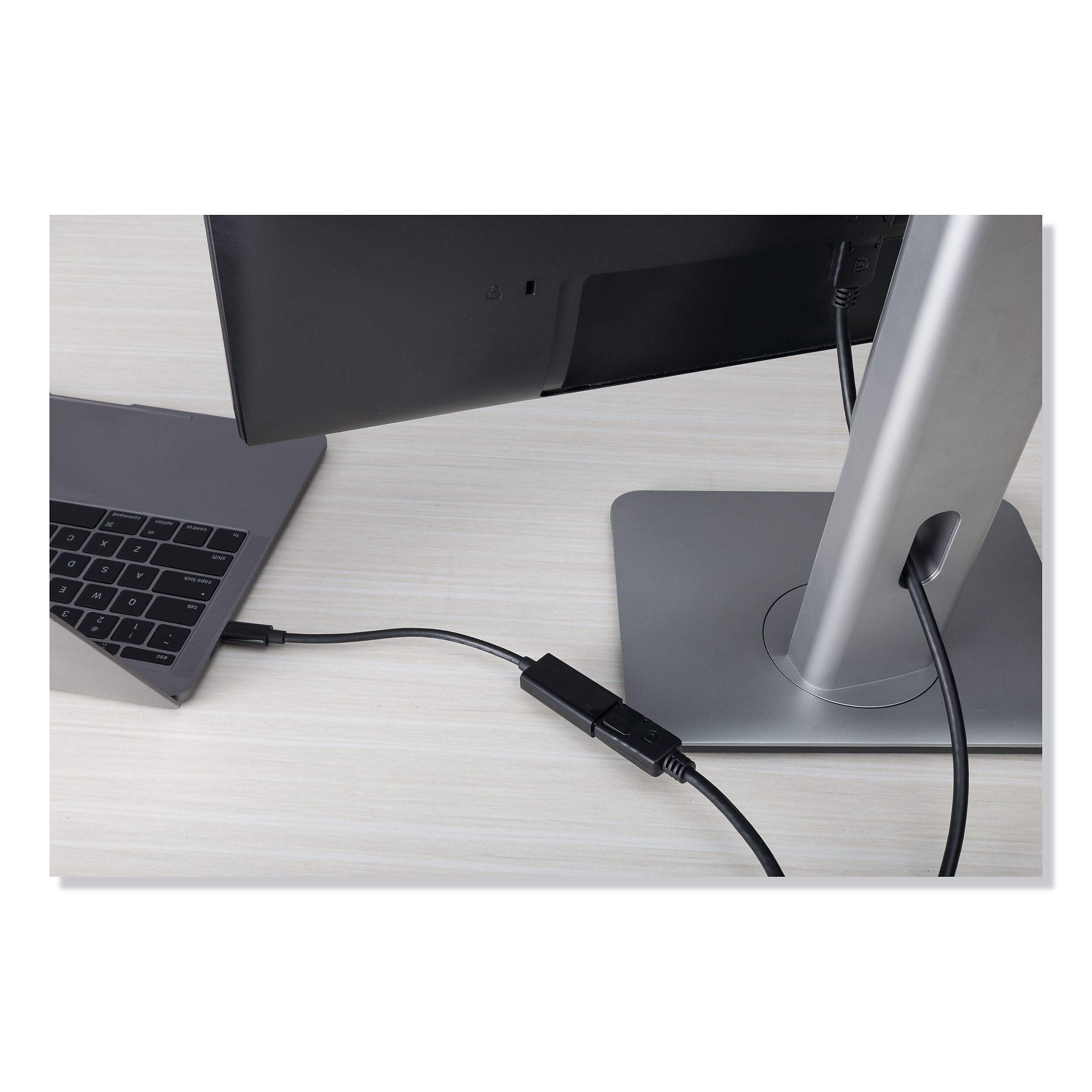 Innovera USB Type-C to Display Port Adapter, Display Port 4K; USB-C