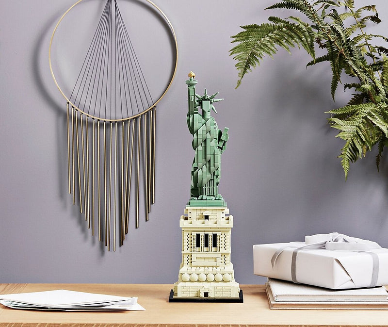 LEGO Architecture Statue of Liberty, 1685 Pieces (21042)
