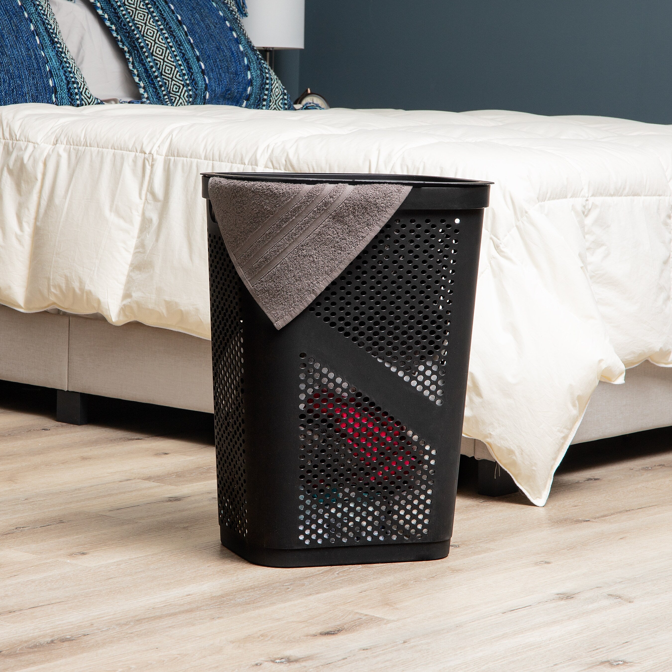 Mind Reader 15.85-Gallon Slim Laundry Hamper with Lid, Plastic, Black (HBIN60-BLK)