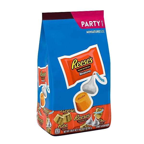 HERSHEY'S, REESE'S and ROLO Miniatures Assorted Flavored Candy Party Pack, 30.07 oz. (HEC40101)
