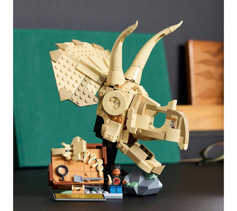 LEGO Jurassic World Dinosaur Fossils: Triceratops Skull, 468 Pieces (76969)