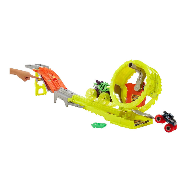 Mattel Hot Wheels Monster Trucks Charge & Chase Challenge Track Set (HYT07)