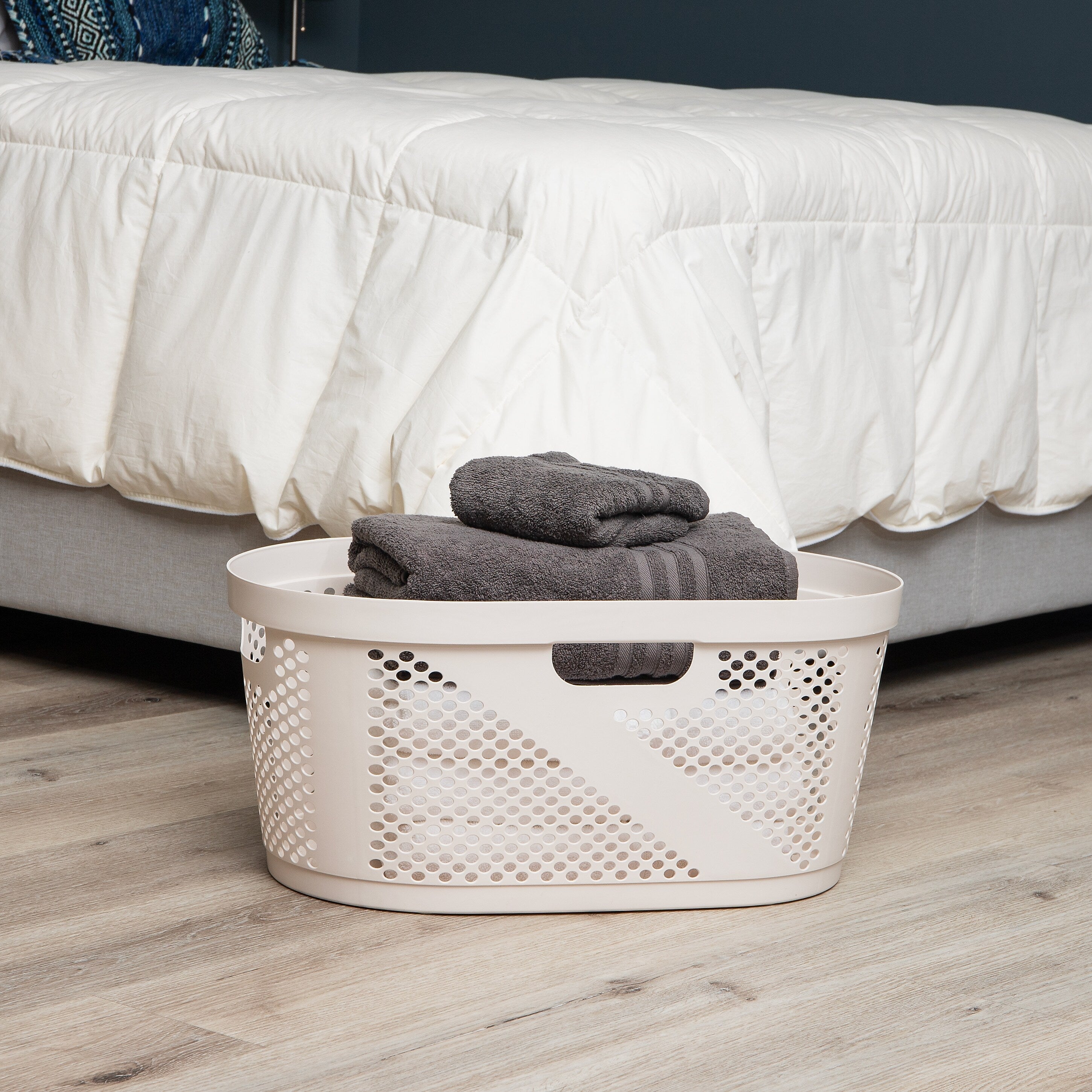Mind Reader 10.57-Gallon Laundry Basket with Handles, Plastic, Ivory, 2/Set (2HHAMP40-IVO)