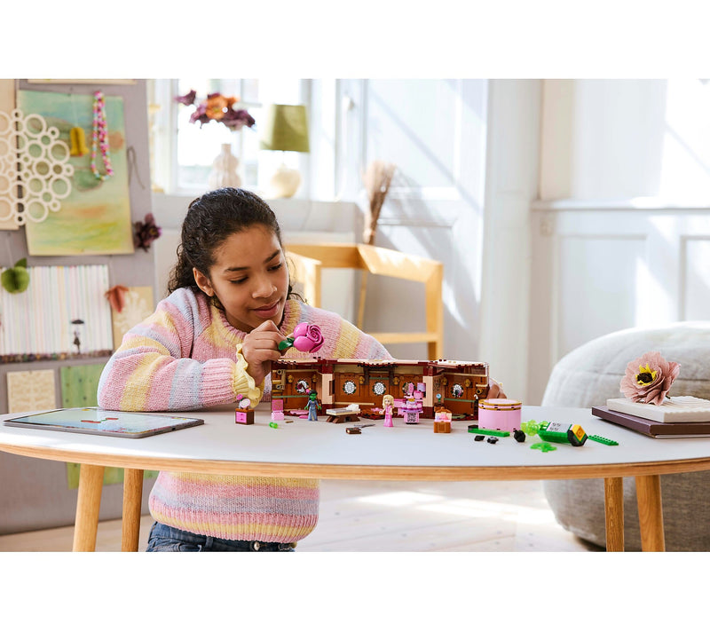 LEGO Wicked Glinda & Elphabas Dormitory, 740 Pieces (75683)