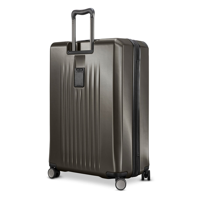 Ricardo Beverly Hills Montecito 2.0 30" Hardside Suitcase, 8-Wheeled Spinner, Graphite (124-29-029-4VP)