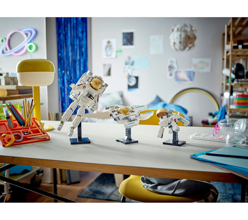 LEGO Creator Space Astronaut, 647 Pieces (31152)