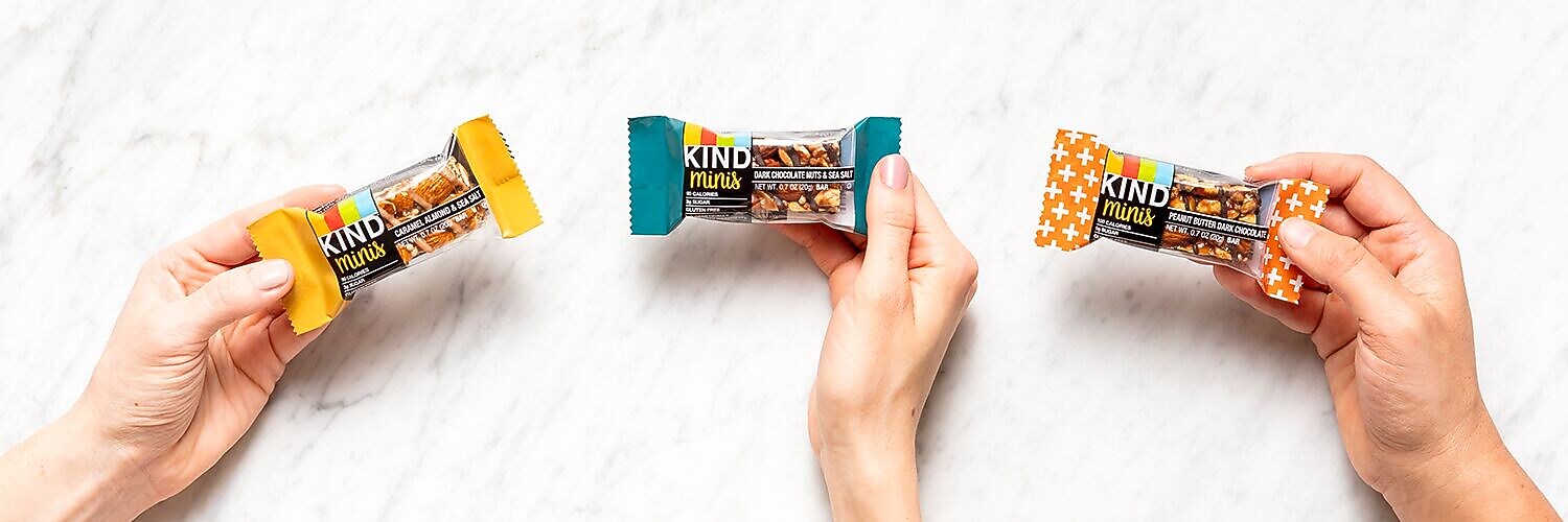 KIND Minis Gluten Free Dark Chocolate Cherry Cashew Nut Bar, 0.7 oz., 10 Bars/Box (KND27962)
