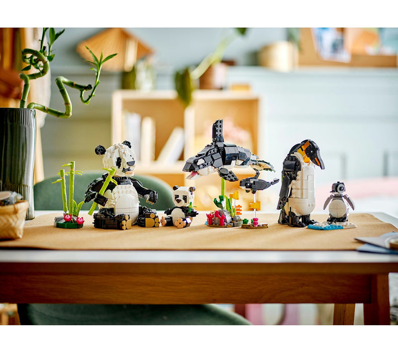 LEGO Creator Wild Animals: Panda Family, 626 Pieces (31165)