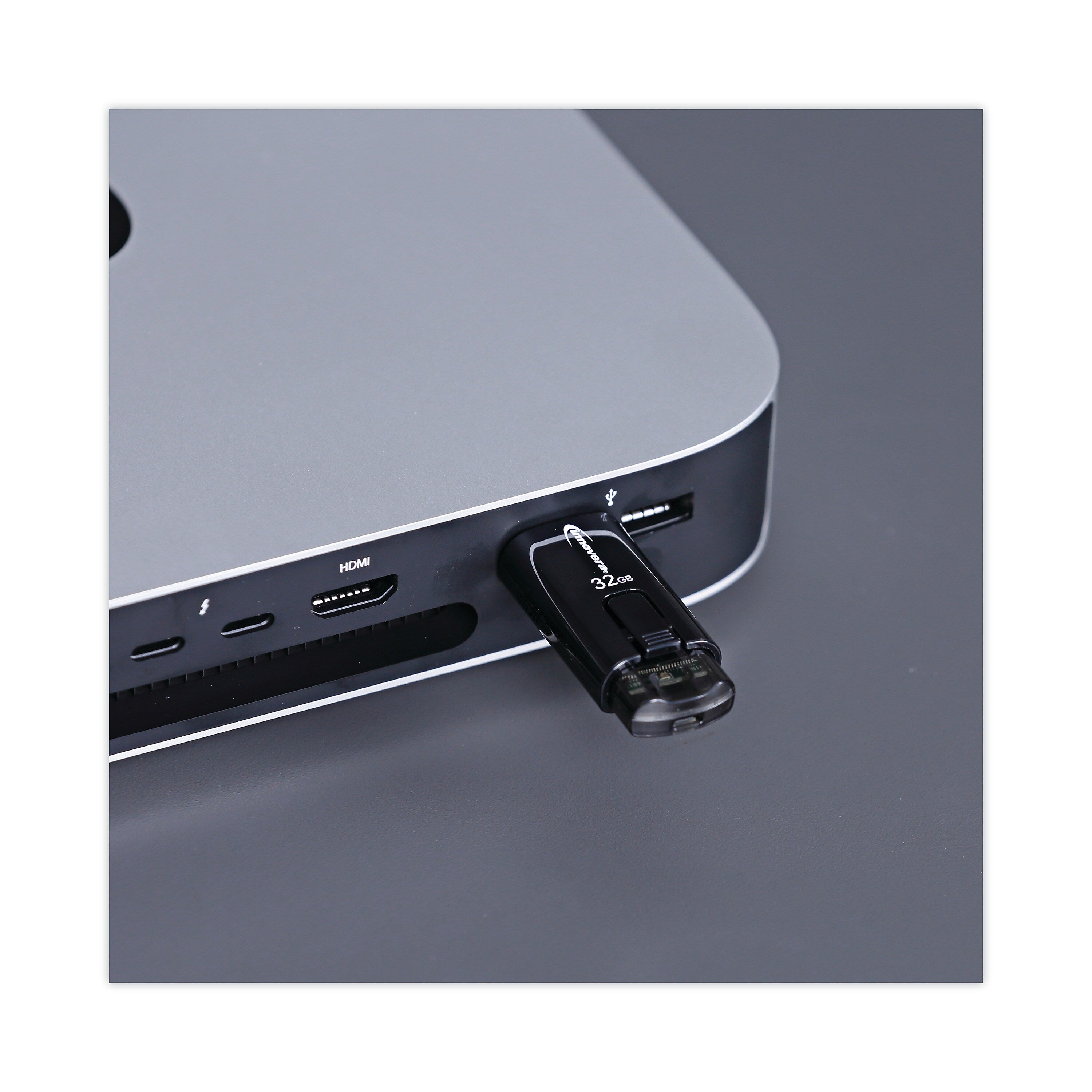 Innovera® USB 3.0 Flash Drive, 32 GB