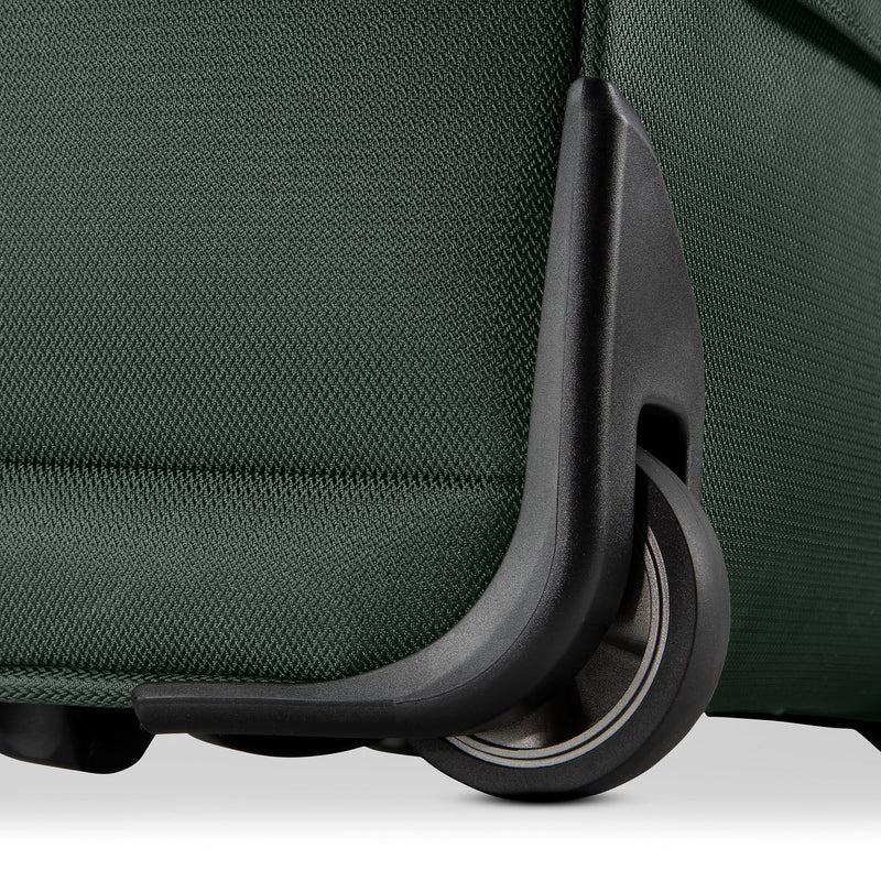 Ricardo Beverly Hills Avalon 17.25" Carry-On Suitcase, 2-Wheeled, Juniper Green (135-16-380-USB)