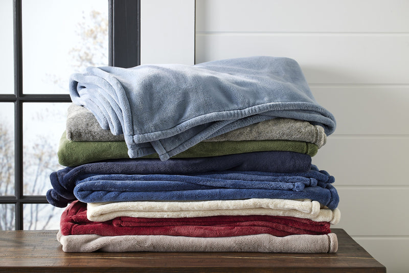 L.L.Bean Wicked Plush Throw, Antique White, Extra Large (0SAG301000)