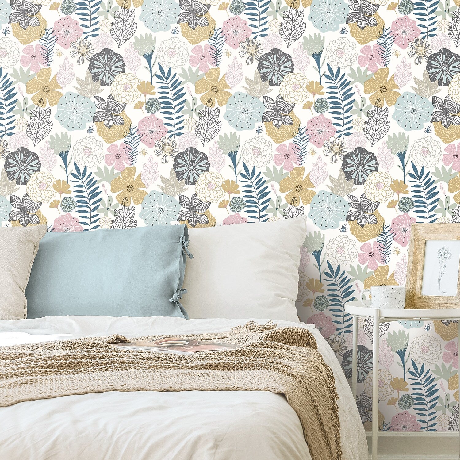 York Wallcoverings Perennial Blooms Peel and Stick Wallpaper (RMK11328WP)