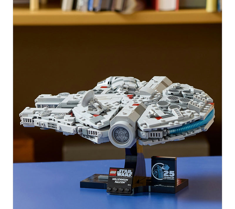 LEGO Star Wars Millennium Falcon, 921 Pieces (75375)