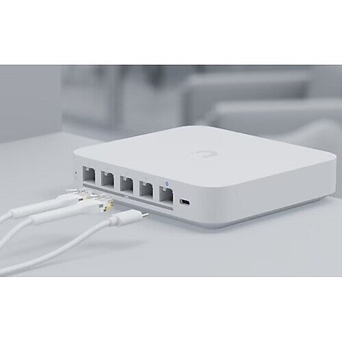 Ubiquiti Networks Gateway Max 5-Port Gigabit Ethernet Unmanaged Switch, White (UXG-MAX)