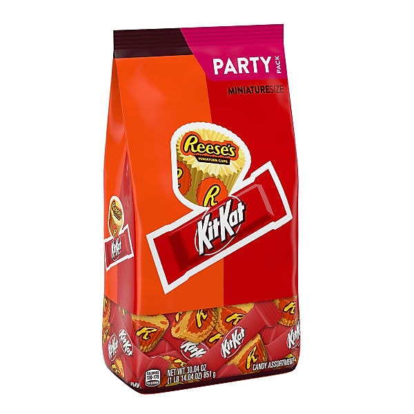 KIT KAT and REESE'S Miniatures Assorted Milk Chocolate Candy Party Pack, 30.04 oz. (HEC45728)
