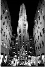 Trademark Global Yale Gurney "Rockefeller Night" Canvas Art, 19" x 14"