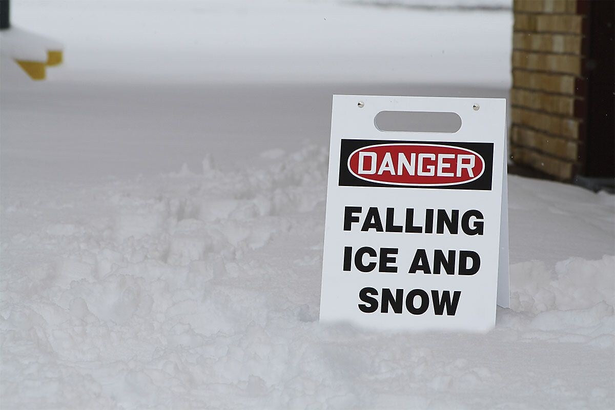 Accuform Fold Ups, Floor Sign "DANGER FALLING ICE AND SNOW" (PFR124)