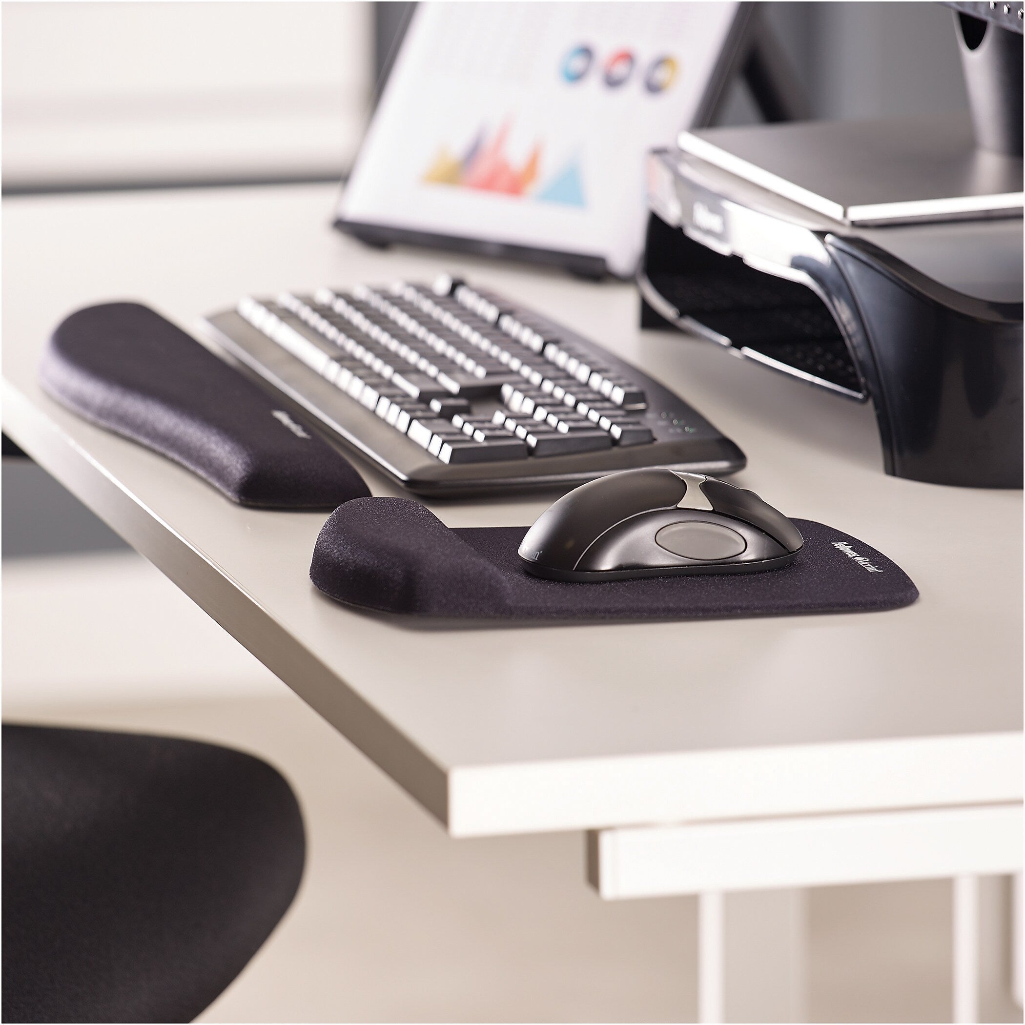 Fellowes PlushTouch Foam Wrist Rest, Graphite (9252301)