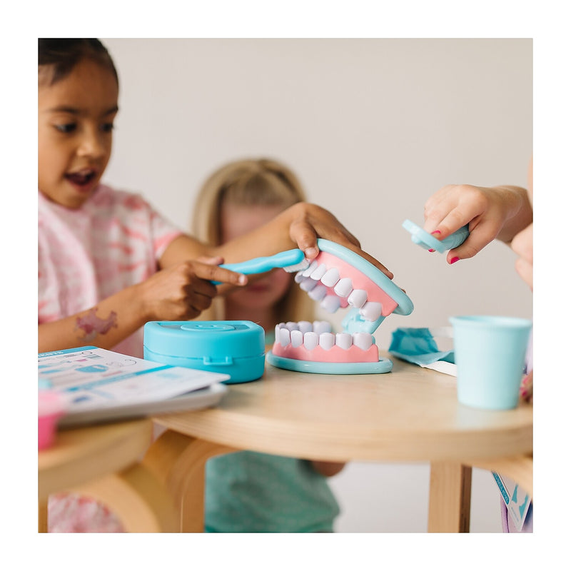 Melissa & Doug Super Smile Dentist Kit With Pretend Play Set of Teeth And Dental Accessories, 25 Pieces (8611)
