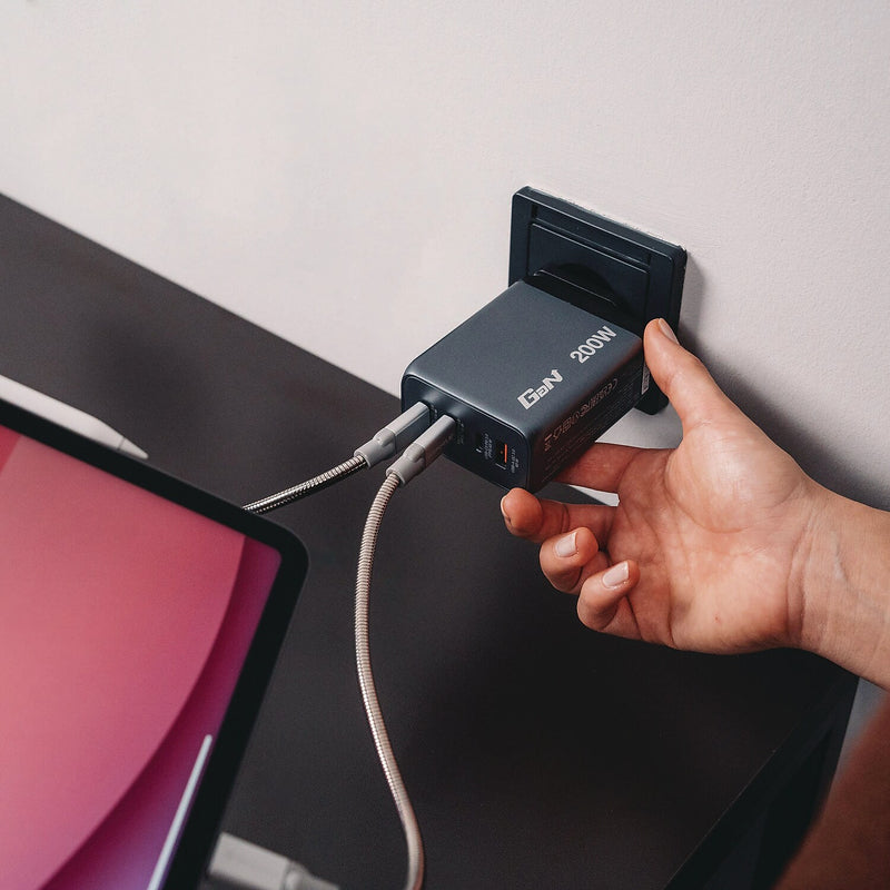 Verbatim GaN USB-A/USB-C Wall Charger, 200W, Black/Gray (32204)