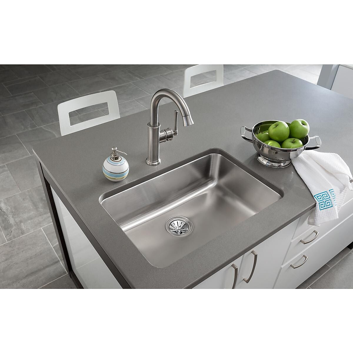 Elkay Lustertone Stainless Steel 26-1/2" x 18-1/2" x 8", Single Bowl Undermount Sink (ELUH2416)