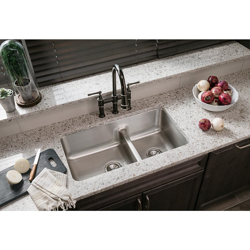 Elkay Lustertone Stainless Steel 32-1/16" x 18-1/2" x 9", 40/60 Double Bowl Undermount Sink with Aqua Divide (ELUHAQD32179)