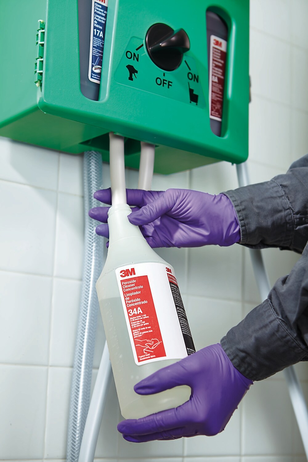 3M Peroxide Cleaner Concentrate, 0.5 Gallon, 4/Case (34A)